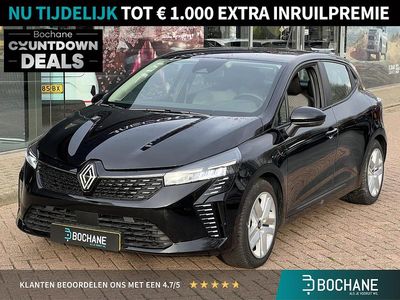 Zwart Gebruikt 2023 Renault Clio V Evolution Hatchback | € 21.995 (Eerlijke prijs)