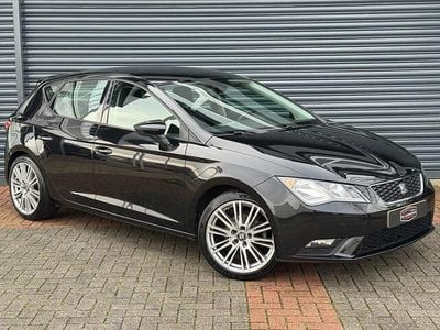 Zwart (metallic) Gebruikt 2014 Seat Leon Style Hatchback | € 5.999 (Eerlijke prijs)