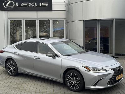 Occasion Lexus ES300H Business Edition 2024 Grijs Sedan