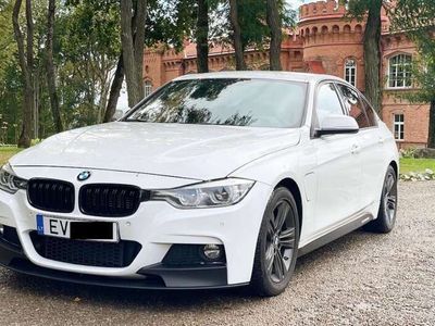 BMW 330e