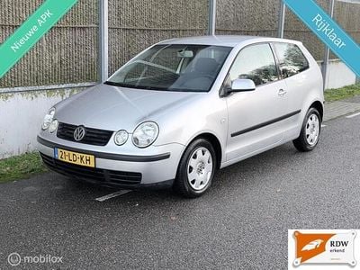 Grijs Occasion 2002 VW Polo Highline Hatchback | € 3.999 (Iets duurder)