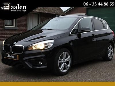 Zwart (metallic) Gebruikt 2014 BMW 218 Executive Stationwagen | € 13.950 (Goede deal)