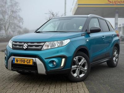 Blauw Gebruikt 2017 Suzuki Vitara Exclusive Hatchback | € 15.400 (Eerlijke prijs)