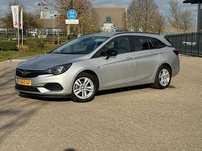 Grijs Gebruikt 2021 Opel Astra Business Edition Stationwagen | € 11.950 (Eerlijke prijs)