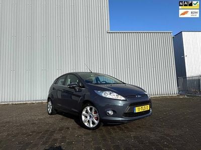 Grijs (metallic) Occasion 2012 Ford Fiesta Titanium Hatchback | € 4.495 (Eerlijke prijs)