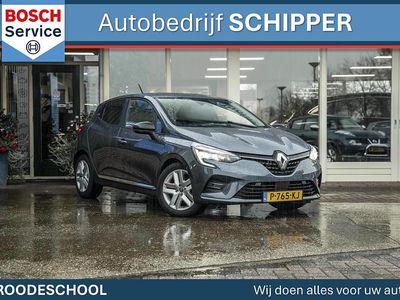 Grijs Gebruikt 2022 Renault Clio V Zen Hatchback | € 14.950 (Eerlijke prijs)