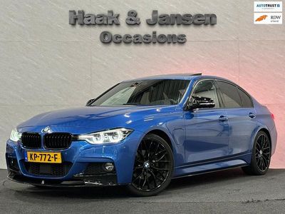 Blauw Occasion 2015 BMW 330e M Sport Sedan | € 18.495