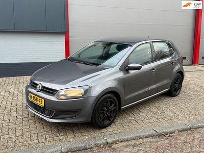 Grijs Gebruikt 2010 VW Polo Hatchback | € 3.349 (Goede deal)