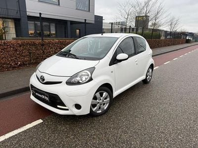 Wit Occasion 2014 Toyota Aygo Hatchback | € 5.495 (Goede deal)