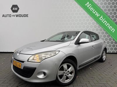 Grijs Gebruikt 2009 Renault Mégane III Dynamique Hatchback | € 1.750 (Eerlijke prijs)