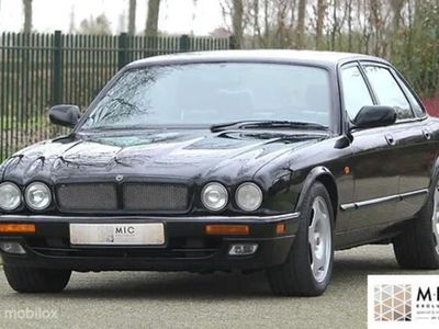 Jaguar XJR