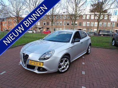 Occasion Alfa Romeo Giulietta Sprint 150 PK (110 kW) 2015 Grijs (metallic) Hatchback