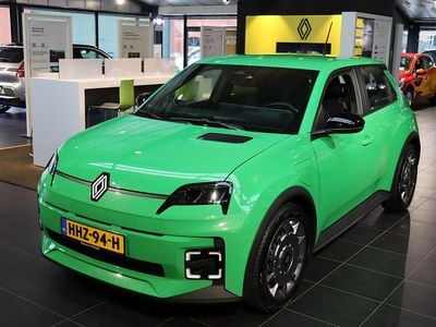 Groen Occasion 2025 Renault R5 Evolution Hatchback | € 24.400 (Goede deal)