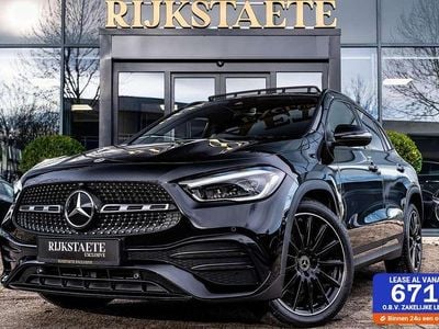 Zwart (metallic) Gebruikt 2023 Mercedes GLA250 AMG SUV | € 41.900 (Eerlijke prijs)