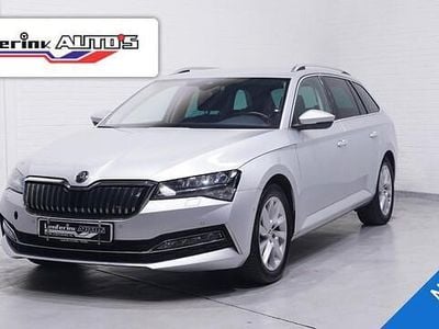 Reflexsilver metallic (8e8e) Gebruikt 2021 Skoda Superb Style Stationwagen | € 20.450 (Goede deal)