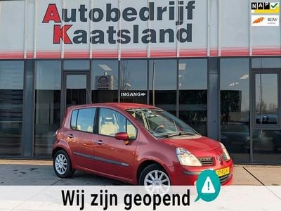 Rood (metallic) Occasion 2005 Renault Modus Luxe MPV | € 2.498 (Goede deal)