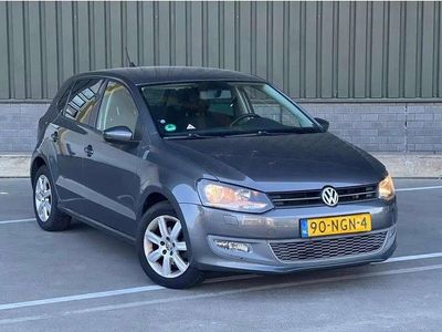 Grijs Gebruikt 2010 VW Polo Highline Hatchback | € 5.000 (Goede deal)