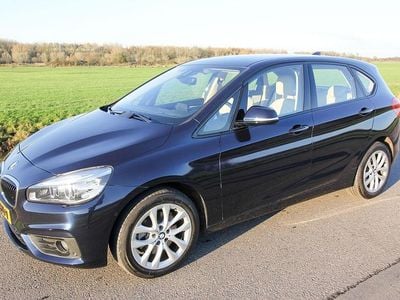 Blauw (metallic) Gebruikt 2015 BMW 220 Stationwagen | € 12.950 (Eerlijke prijs)