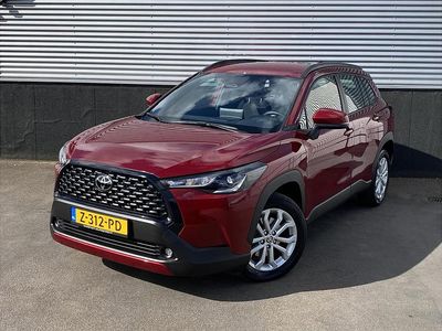 Rood Occasion 2024 Toyota Corolla Cross Active SUV | € 33.249 (Eerlijke prijs)