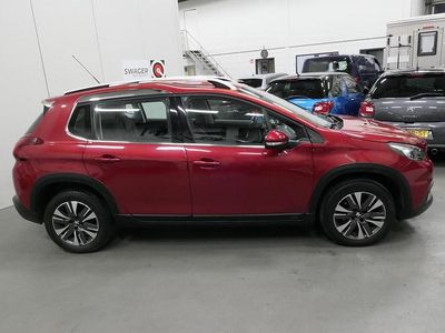 Rood Gebruikt 2017 Peugeot 2008 Allure SUV | € 9.995 (Eerlijke prijs)