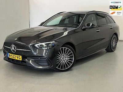 Grijs (metallic) Gebruikt 2022 Mercedes C300 AMG Stationwagen | € 35.450 (Eerlijke prijs)