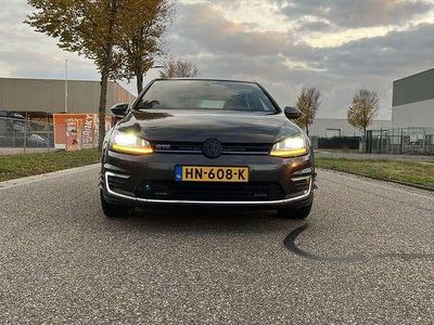 Zwart Occasion 2015 VW Golf VII GTE Stationwagen | € 14.000 (Duur)