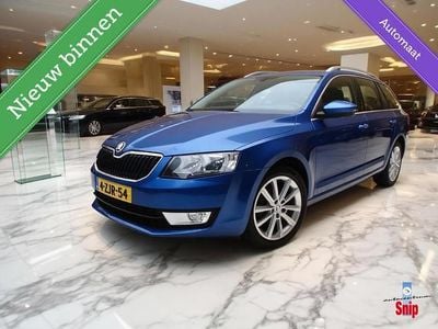 Blauw Occasion 2014 Skoda Octavia Elegance Stationwagen | € 11.950 (Duur)
