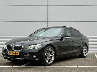 Zwart Gebruikt 2015 BMW 330 Luxury Line Sedan | € 16.500 (Iets duurder)