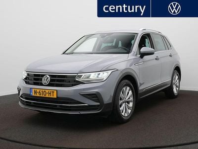 Grijs Gebruikt 2021 VW Tiguan Life SUV | € 28.795 (Super prijs)