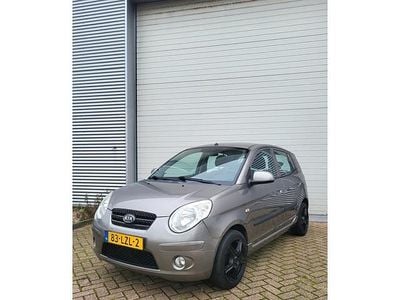 Grijs (metallic) Gebruikt 2010 Kia Picanto Hatchback | € 2.395 (Eerlijke prijs)