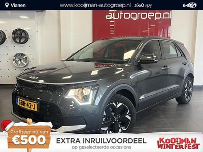 Grijs Gebruikt 2024 Kia Niro Light SUV | € 34.950 (Eerlijke prijs)
