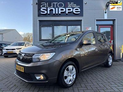 Bruin (metallic) Gebruikt 2017 Dacia Sandero Lauréate Hatchback | € 7.950 (Goede deal)