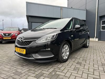 Zwart, metallic lak Gebruikt 2016 Opel Zafira Tourer Business MPV | € 11.950 (Iets duurder)