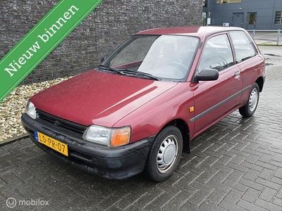 Rood Occasion 1995 Toyota Starlet Hatchback | € 1.950