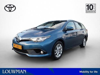 Blauw (metallic) Occasion 2015 Toyota Auris Touring Sports Stationwagen | € 14.950 (Eerlijke prijs)