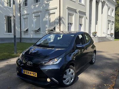 Occasion Toyota Aygo X-play 69 PK (50 kW) 2014 Blauw Hatchback