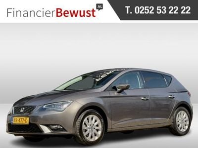 Grijs Gebruikt 2017 Seat Leon CONNECT Hatchback | € 7.900 (Eerlijke prijs)