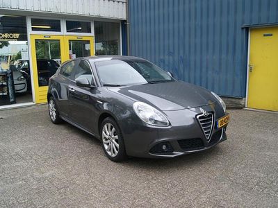 Occasion Alfa Romeo Giulietta Distinctive 170 PK (125 kW) 2011 Grijs Hatchback