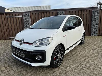 Wit Gebruikt 2018 VW up! Beats Hatchback | € 12.950 (Eerlijke prijs)