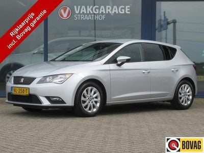 Grijs Gebruikt 2017 Seat Leon CONNECT Hatchback | € 12.950 (Iets duurder)