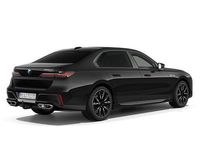 Nieuw BMW M760e Executive 571 PK (419 kW) 2025 Saphirschwarz metallic (475) (zwart metallic) Sedan