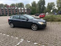 Occasion Volvo V60 Kinetic 150 PK (110 kW) 2011 Grijs (metallic) Stationwagen