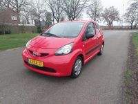 Occasion Toyota Aygo 68 PK (50 kW) 2006 Rood Hatchback