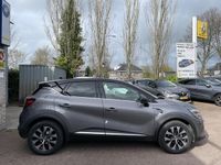 tweedehands Renault Captur 1.3 Mild Hybrid 140pk EDC Techno 1500kg Trekgew!