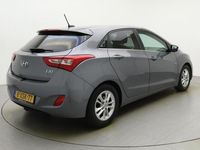 tweedehands Hyundai i30 1.6 GDI Go! | Navigatie | Cruise control | Airco | Lichtmetalen velgen | Parkeersensoren achter | Elektrische ramen |