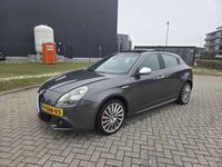Occasion Alfa Romeo Giulietta Distinctive 170 PK (125 kW) 2013 Grijs Hatchback