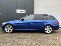 tweedehands BMW 320 3-SERIE Touring i Aut. / Panorama / Navi / Bluetooth / LM18