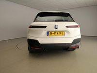 tweedehands BMW iX XDrive 40 Laserlicht / Leder / HUD / Schuifdak / S