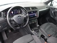 tweedehands VW Tiguan 1.5 TSI Comfortline Business | 130 PK | R-Line exterieur | Elektrisch bedienbare achterklep | Panoramadak |