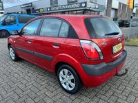 Occasion Kia Rio 97 PK (71 kW) 2008 Rood Hatchback